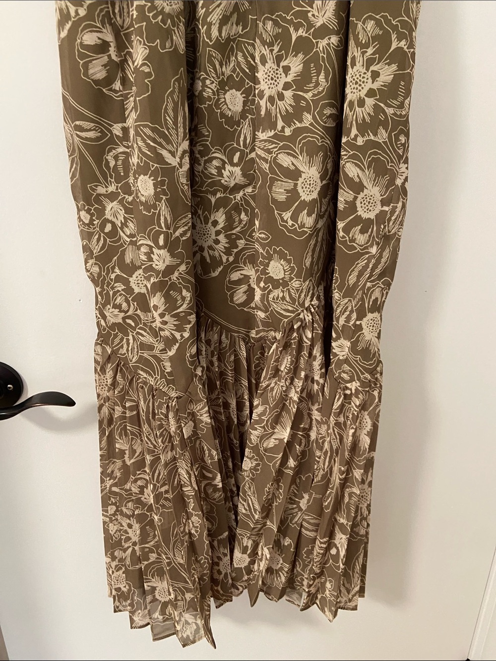 Petal & Pup Ashton Midi Dress Olive Floral - Picture 11 of 11